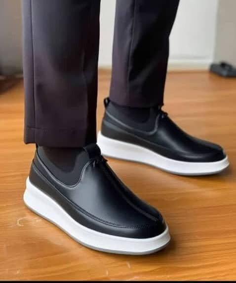 Clarks Unique Coffee Odor‑Absorbing Loafers