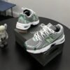 New Balance 740