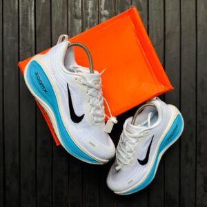 Nike Vomero Plus